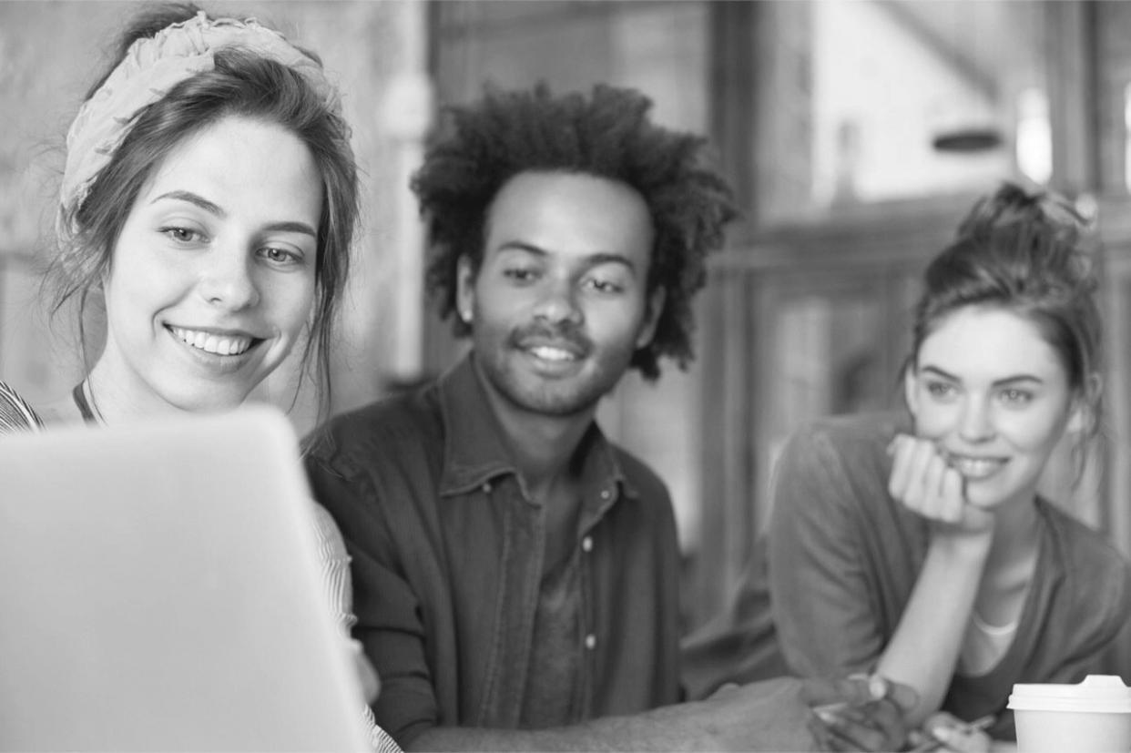 制作プロセスの様子を映した作業風景