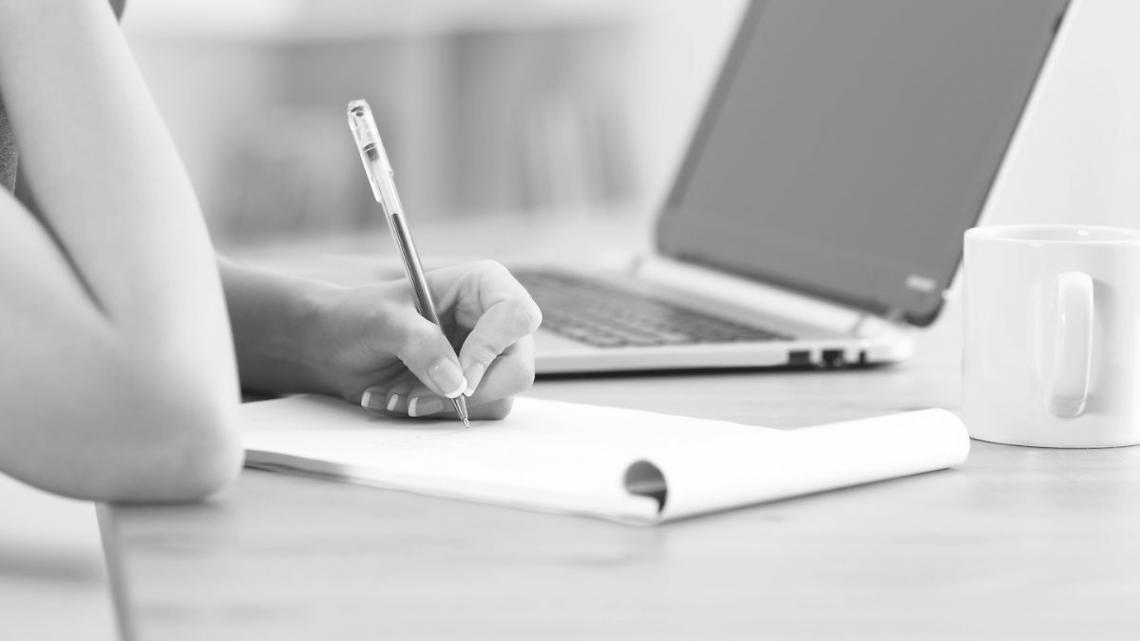 ナレーション原稿のチェックと音声収録の準備